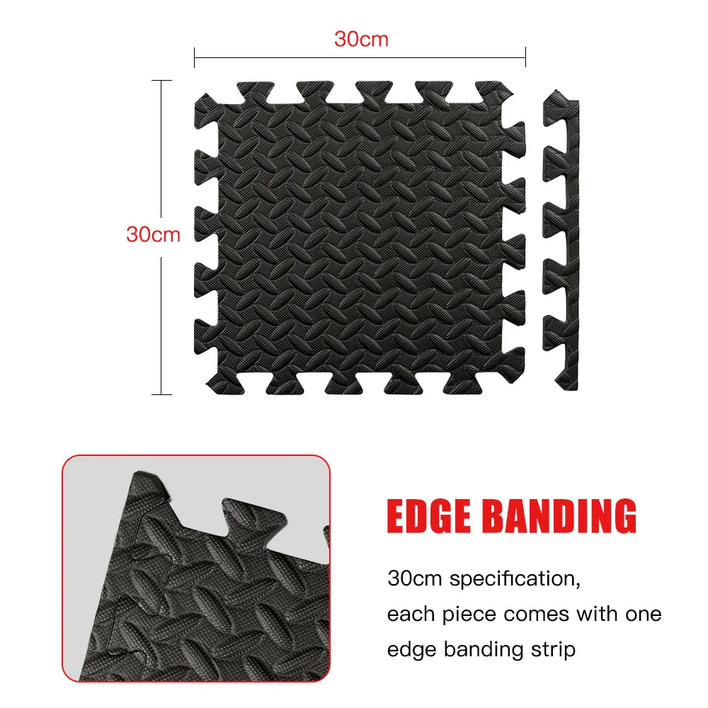 Black interlocking Gym mats with 30x30cm dimensions